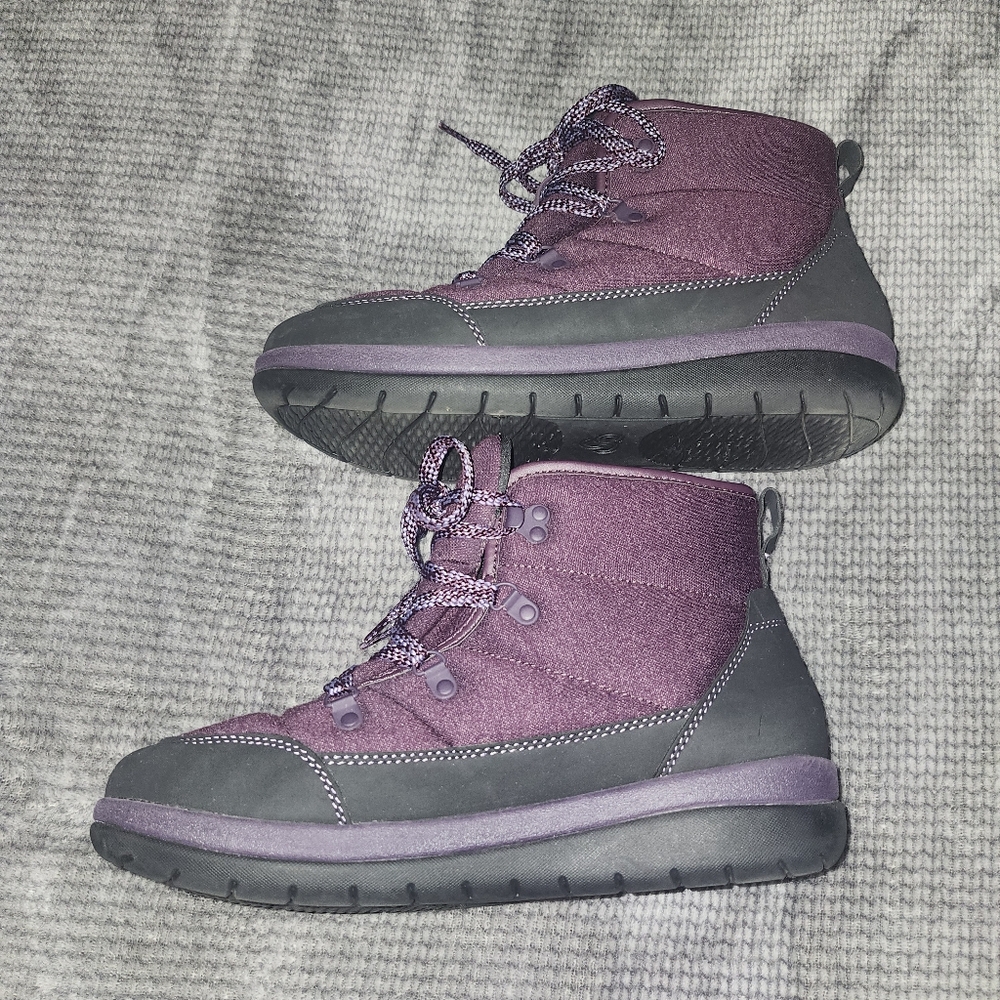Clarks Cloudsteppers Womens Sz 8 M Shoes Purple Black Lace Up Comfort Ankle Boot - Picture 3 of 6